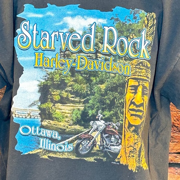 Harley-Davidson Black Tee with Green Motorcycle Graphic - Picture 9 of 13